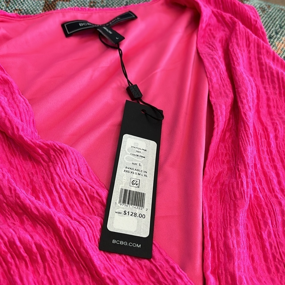 BCBGMAXAZRIA
Sleeveless Plunge Neck Knit Top Large - Picture 3 of 4